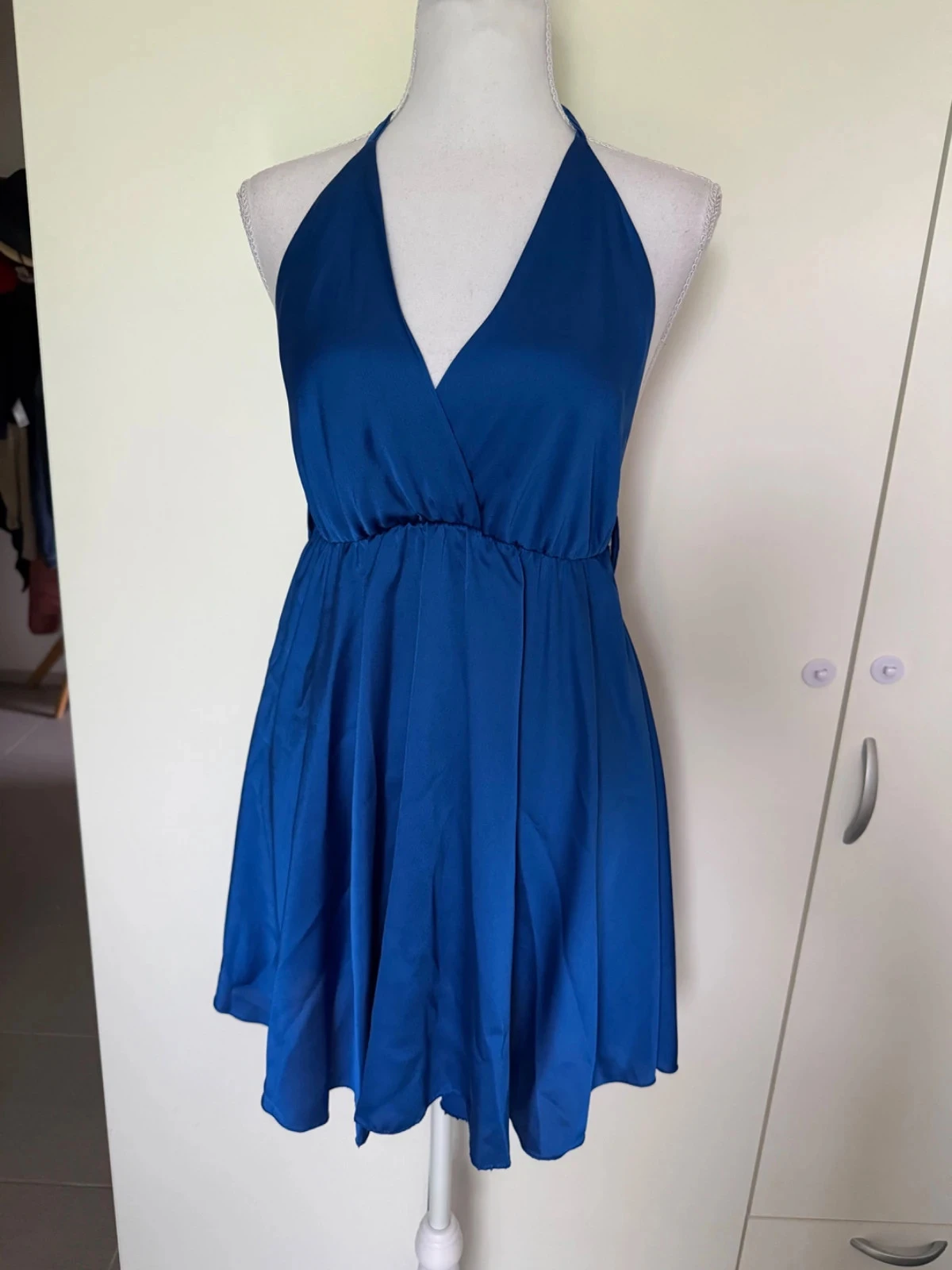 Magnifique robe short intégrée dos nu Bleu roi Taille unique